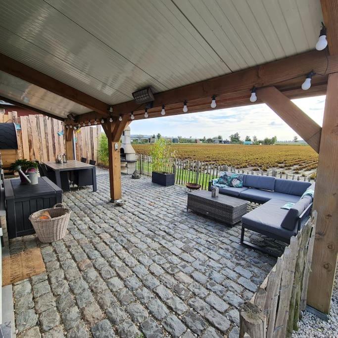 Wellness Chalet Met Jacuzzi, Sauna, Omheinde Tuin, Sint Annaland Exterior foto