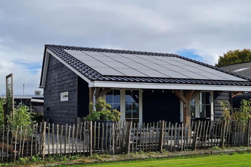 Wellness Chalet Met Jacuzzi, Sauna, Omheinde Tuin, Sint Annaland Exterior foto