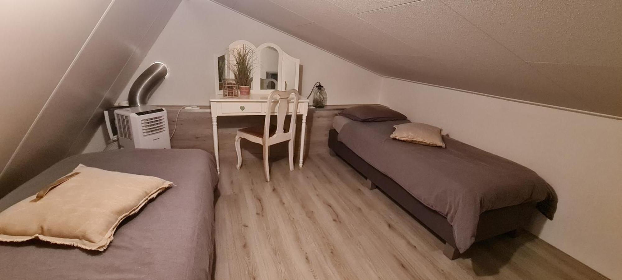 Wellness Chalet Met Jacuzzi, Sauna, Omheinde Tuin, Sint Annaland Exterior foto