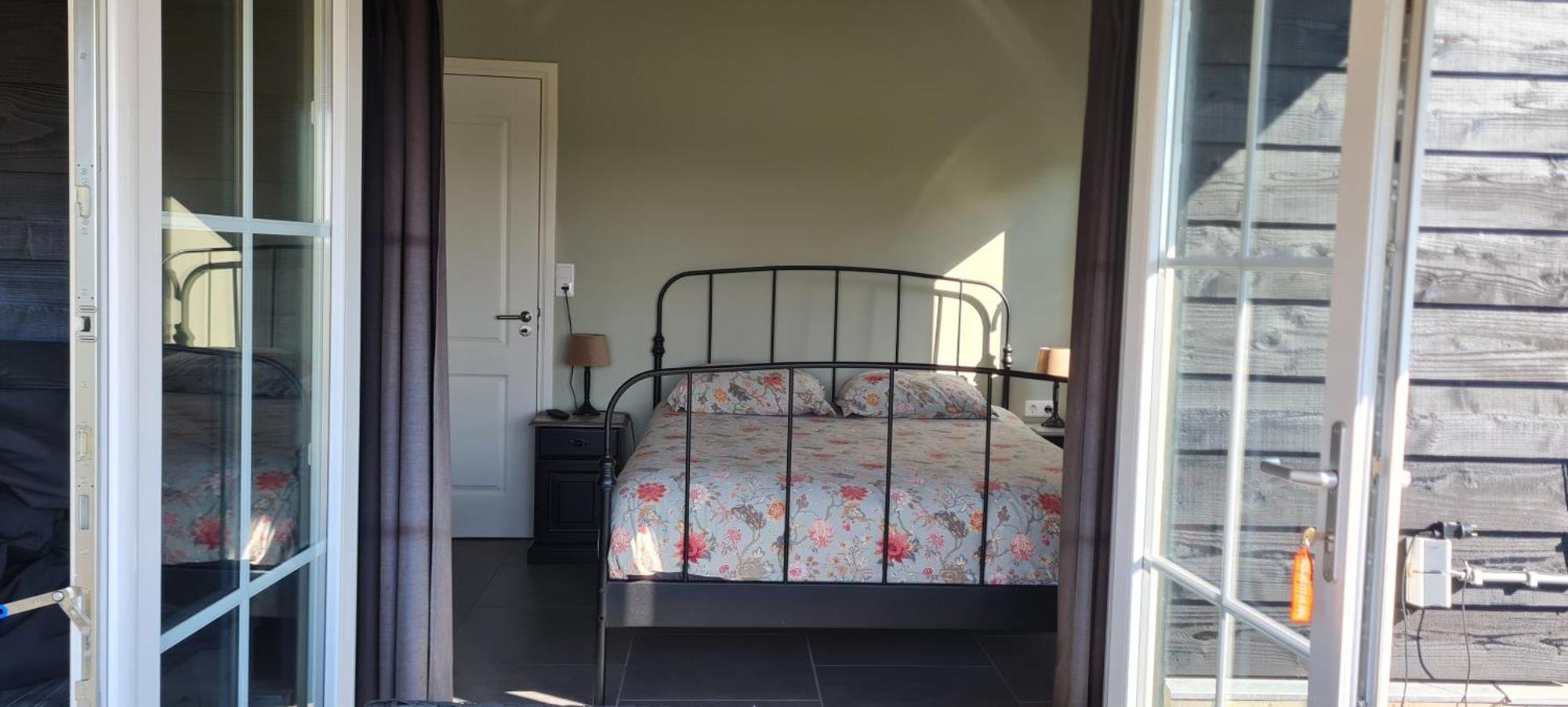 Wellness Chalet Met Jacuzzi, Sauna, Omheinde Tuin, Sint Annaland Exterior foto